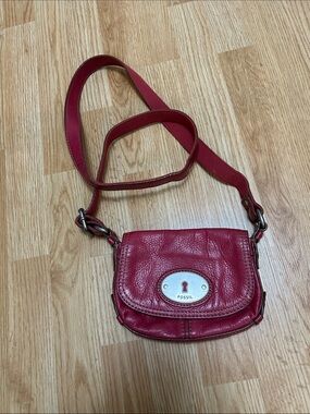Fossil Red Pebbled Leather Crossbody with Keyhole Plaque